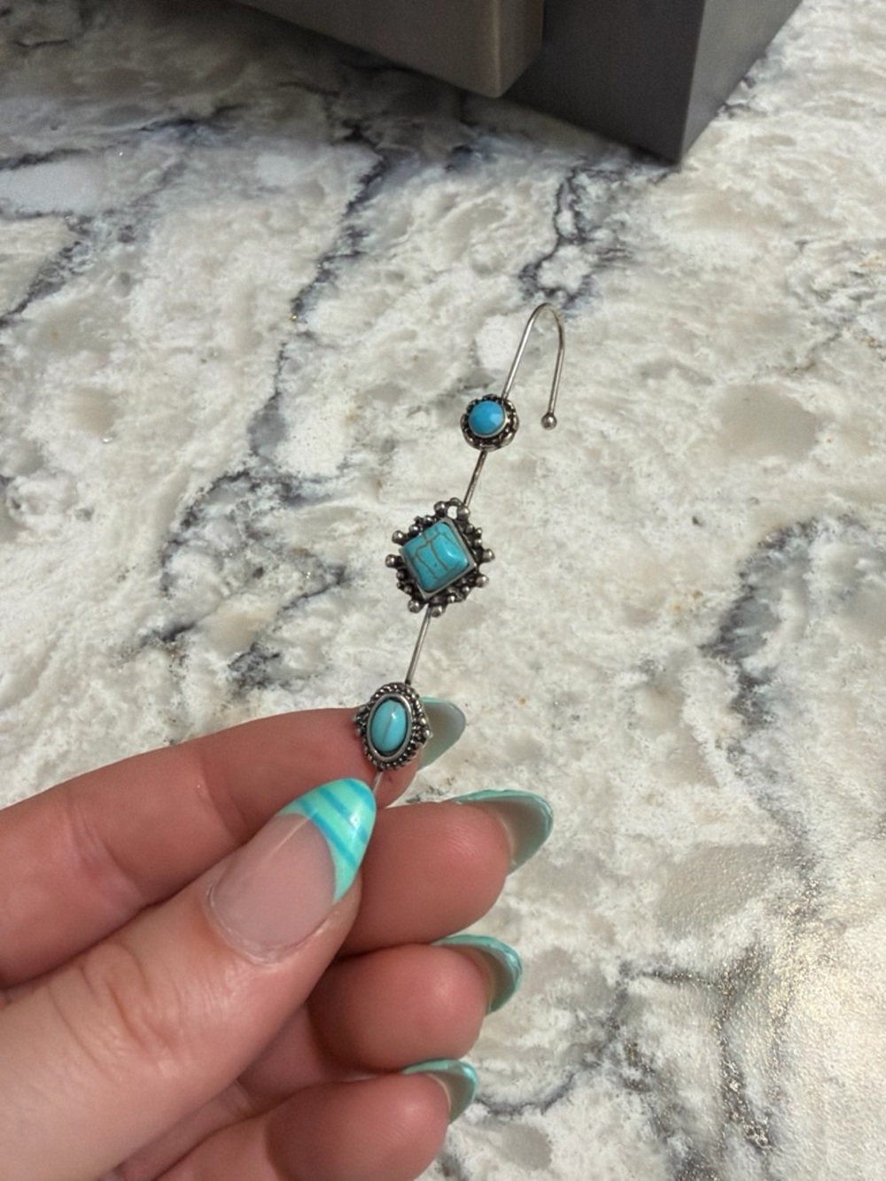 Turquoise cuff Earring - Silver Tone
